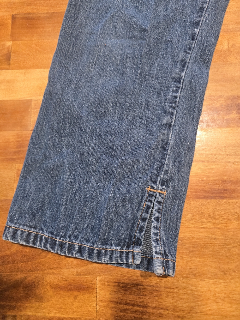Guess Womans Relaxed Fit Blue Mid Calf Jeans - Picture 5 of 8
